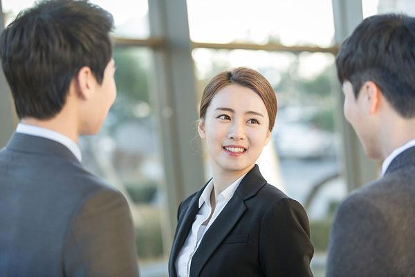 第十五届全运会男子篮球成年组A组参赛球队抵达贵港