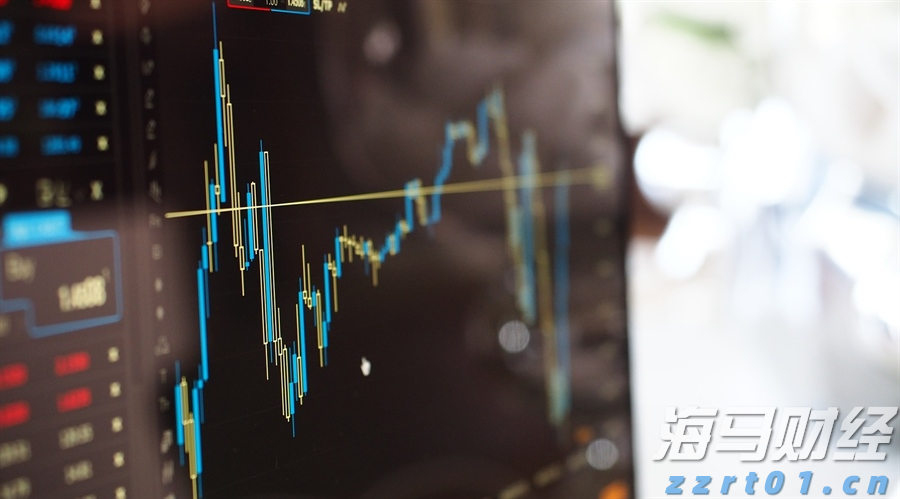 市直属机关后勤服务中心向木兰河社区捐赠办公设备
